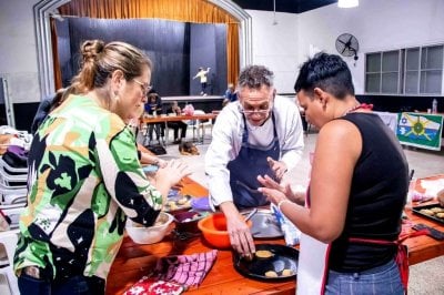 El chef Nelson Wejkin dirigi un taller culinario
