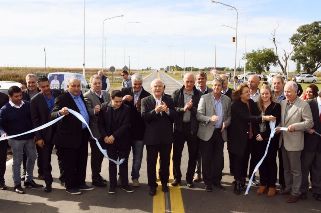Se inaugur la pavimentacin de la ruta provincial 26S, en el tramo Arroyo Seco-Uranga