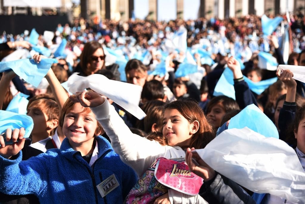 Rosario: las promesas de lealtad a la bandera convocan a ms de 22.000 estudiantes