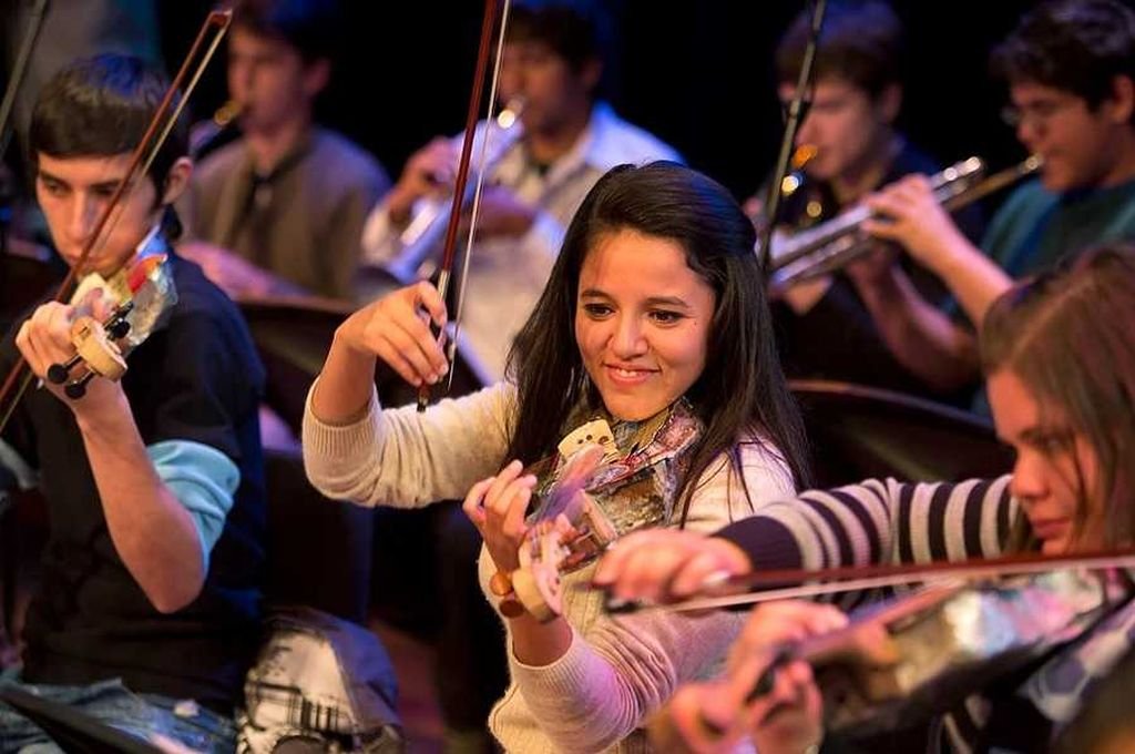 Reconquista: se presenta la Orquesta de Instrumentos Reciclados