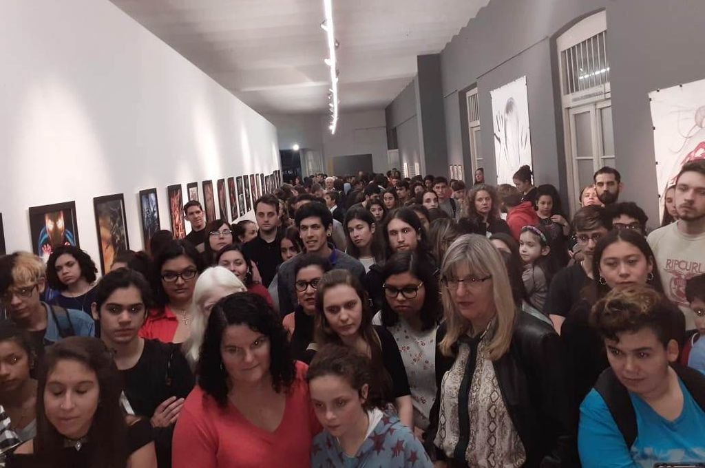 Reconquista: lleno total en la inauguracin de la muestra El arte contraataca