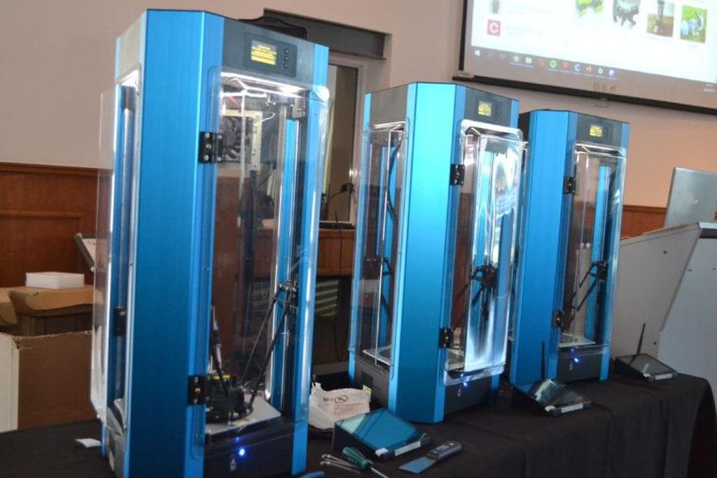 Nacin entrega 320 impresoras digitales y 10 laboratorios a 189 escuelas de Santa Fe