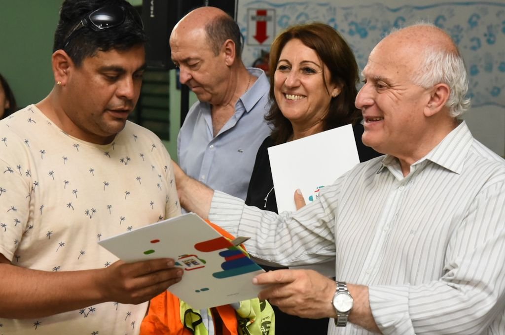 Rosario: entregaron 170 escrituras a familias de la zona de Grandoli y Gutirrez