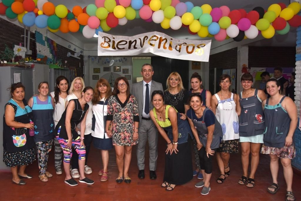 Rosario: Javkin presidi la primera reunin de gabinete en una escuela de zona sur