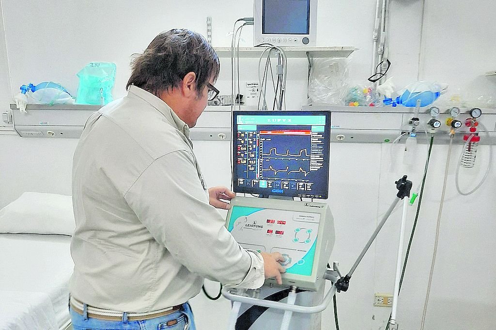Un bioingeniero arregla respiradores para equipar clnicas de Gualeguaych