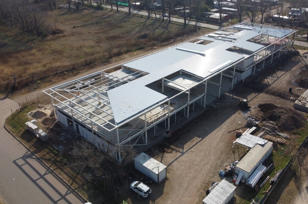 La construcción de la escuela secundaria de Roldán prevé aprovechar los recursos naturales y la energía renovable. Foto:Gobierno de la Provincia