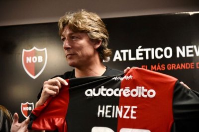 Gabriel Heinze fue presentado como nuevo técnico de Newell
