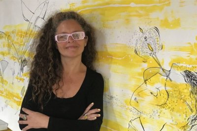 La artista rosarina Laura Capdevilla expone sus pinturas en Buenos Aires