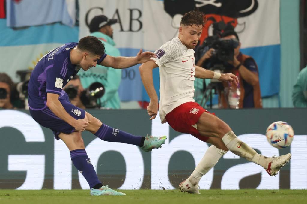 El seleccionado nacional de fútbol derrotó a Polonia con este gol de Julián Alvarez y uno previo de Alexis Mac Allister. Foto:Xinhua.