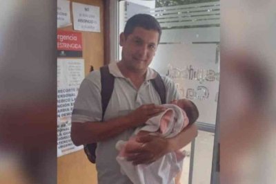 Un inspector de tránsito le salvó la vida a una beba de 20 días