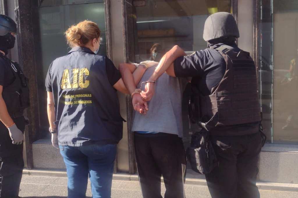 Personal de la AIC logró la captura del violento individuo. Foto:Diario El Litoral.