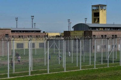 Inhibidores en la cárcel de Piñero: aseguran que en "marzo o abril" se blindaría por completo la comunicación