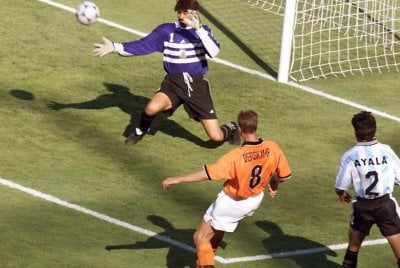 "Hoy te convertís en héroe": los partidos de Argentina contra Países Bajos en los mundiales - Con este gol, los naranjas derrotaron a Argentina por 2-1 en los cuartos de final de Francia 