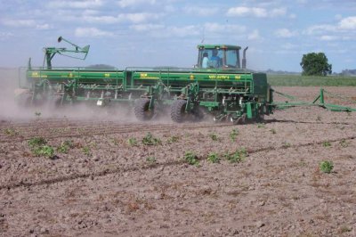 Los productores se subieron a las sembradoras tras las lluvias en el centro-norte de Santa Fe