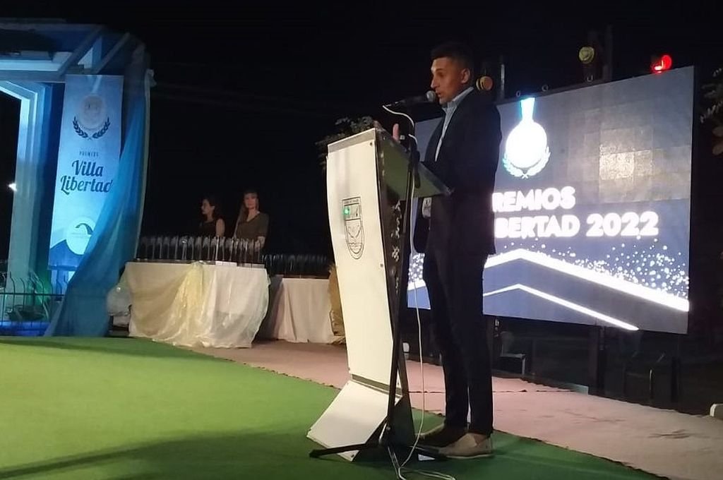 Marcelo Borghesán, intendente de Chajarí, encabezó la entrega de premios al deporte local.  