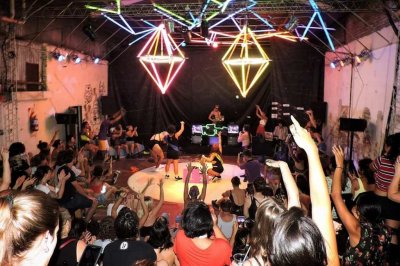 El centro cultural Micelio despide el año con una fiesta en la calle