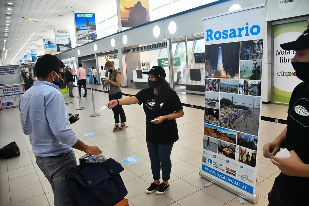 Los vuelos desde el Aeropuerto Internacional de Rosario se intensifican durante la temporada veraniega. Foto:Marcelo Manera