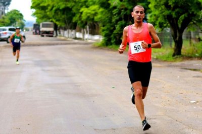 "Juani" Segovia, el periodista que inscribe su nombre en podios de maratones