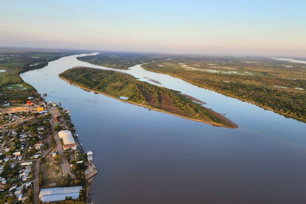 Impresionante vista aérea del río Paraná a la altura de Reconquista. Foto:Gentileza.