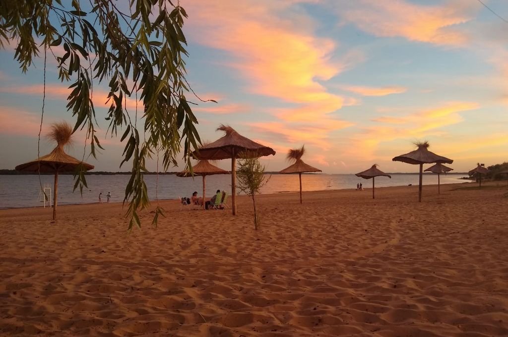 Banco Pelay ofrece un balneario atractivo por su playa y el horizonte desde el cual se vislumbra el vecino país oriental.  Foto:Aldana Badano