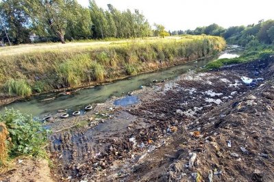 La contaminación en el arroyo Ludueña crece y genera preocupación