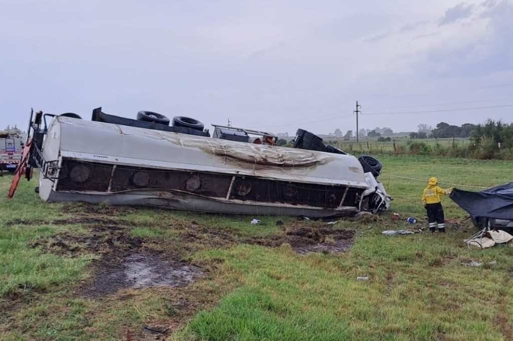 La colisión fue protagonizada por un automóvil y un camión cisterna. Foto:Gentileza.