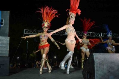 Reconquista vivió una gran fiesta en el lanzamiento oficial del Carnaval