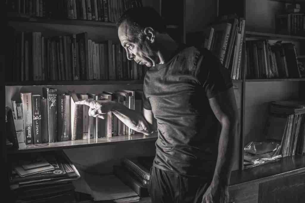 “Un buen texto eleva el espíritu, cuanto mejor escrito esté, más feliz es el alma de quien lo lee. Eso es al menos lo que imagina”, sostiene Damián Osés. Foto:Gentileza.
