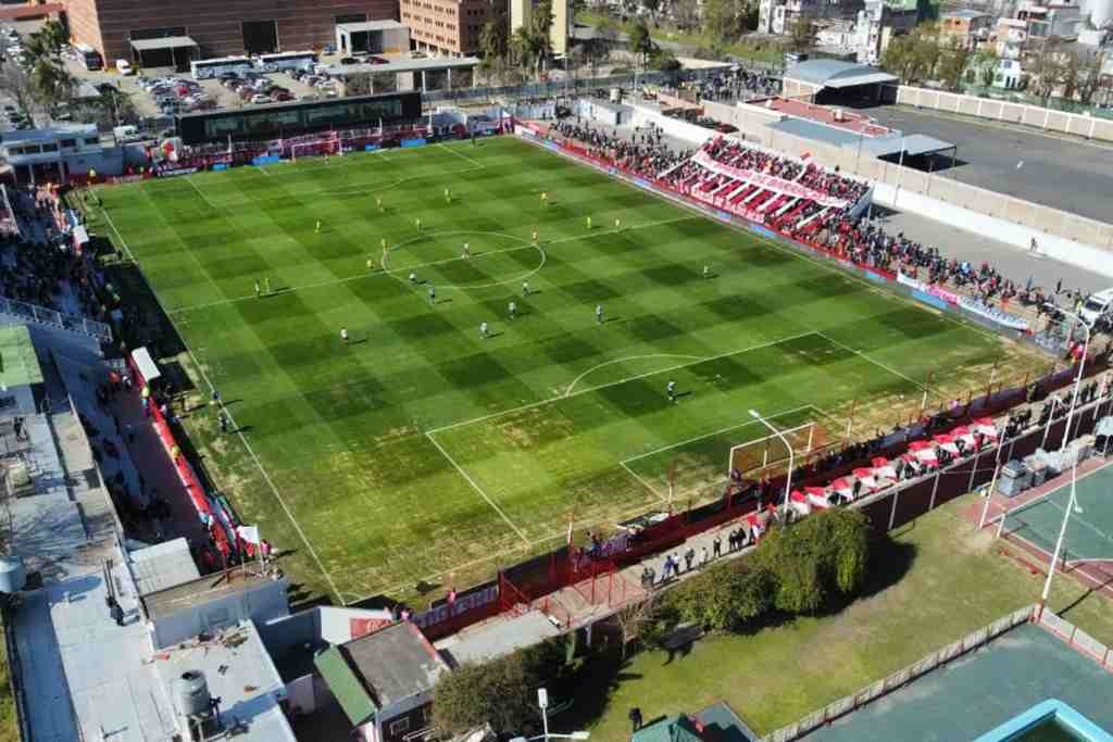 Unión visitará a Barracas Central en el estadio Claudio ”Chiqui
