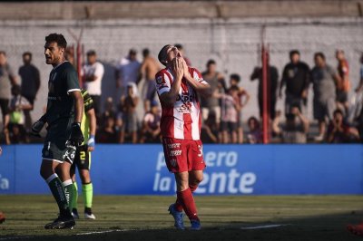 Unión fue "Deportivo no gol": empató en Barracas pero mereció ganar