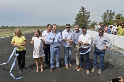 El gobernador inauguró obras en La Paz