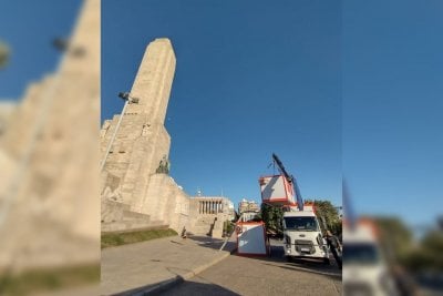 Terminó la espera: retoman la refacción del Monumento a la Bandera