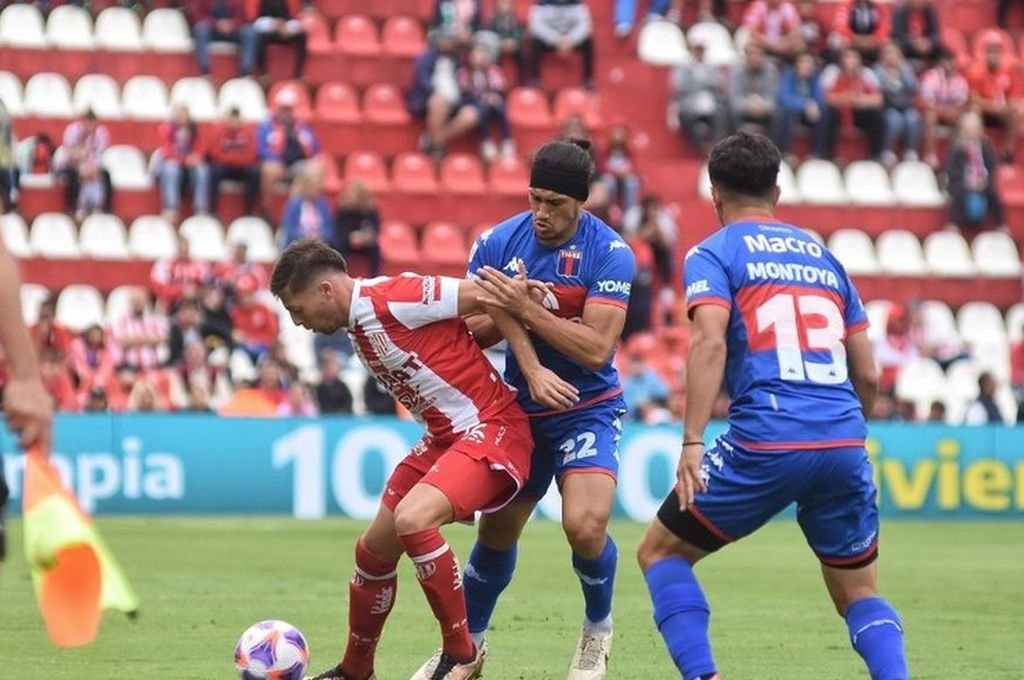 En el debut de Méndez, Unión empató con Tigre en Santa Fe. Foto:Pablo Aguirre