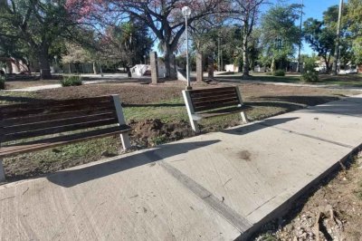 Remodelan la plaza de Carlos Pellegrini