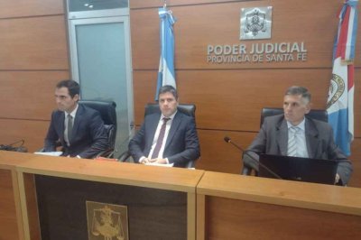 Comenzó el juicio por el femicidio de Rocío Vera - El tribunal pluripersonal integrado por los jueces Sergio Olivera, Martín Gauna Chapero y Gustavo Gon. - 
