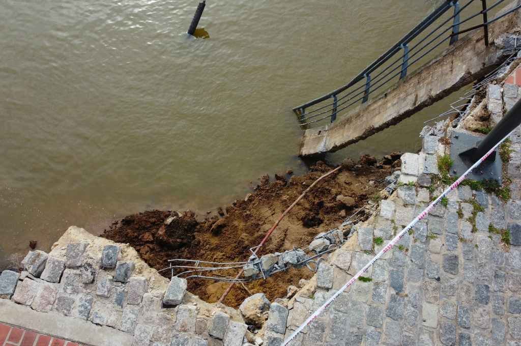 Derrumbe. Se trata de una ruptura de 20 metros que se produjo por la sequía récord del río Paraná. Foto:Archivo/Fernando Nicola.