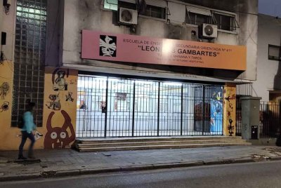 Pese a los anuncios, las escuelas céntricas amenazadas de Rosario no abrieron sus puertas