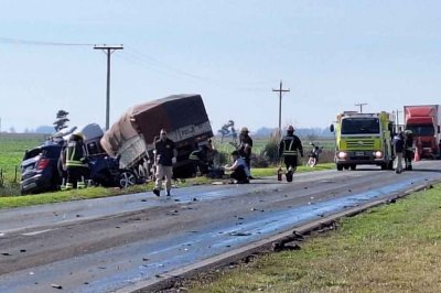Dos personas muertas en un accidente en la ruta 33