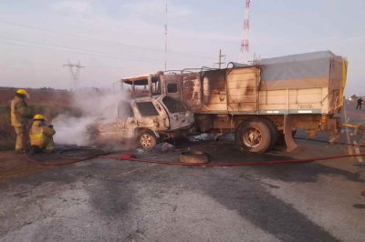 Choque e incendio de dos vehículos arrojó 9 heridos en Arocena
