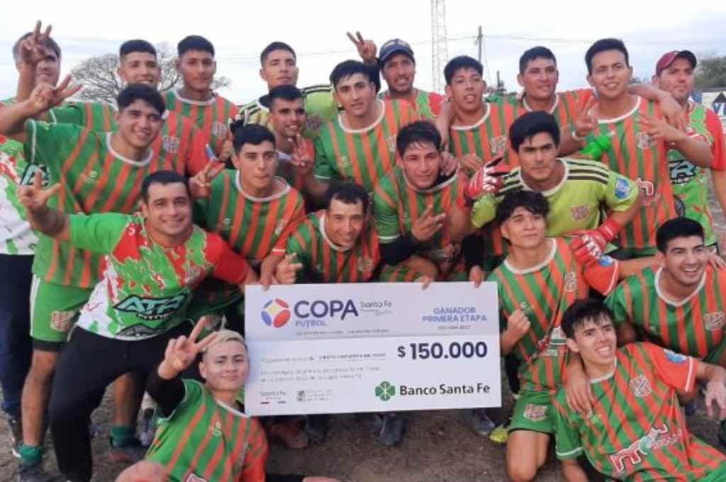 Huracán (La Criolla) es el clasificado de la Liga Verense tras superar a Gimnasia (Vera). Foto:Gentileza: prensa Copa Santa Fe.