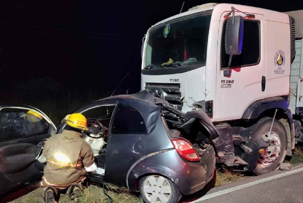 El lunes 26 de junio, el auto en el que viajaban Silvia Melgarejo y Marcelo Vega impactó de manera frontal con un camión. Foto:Archivo.