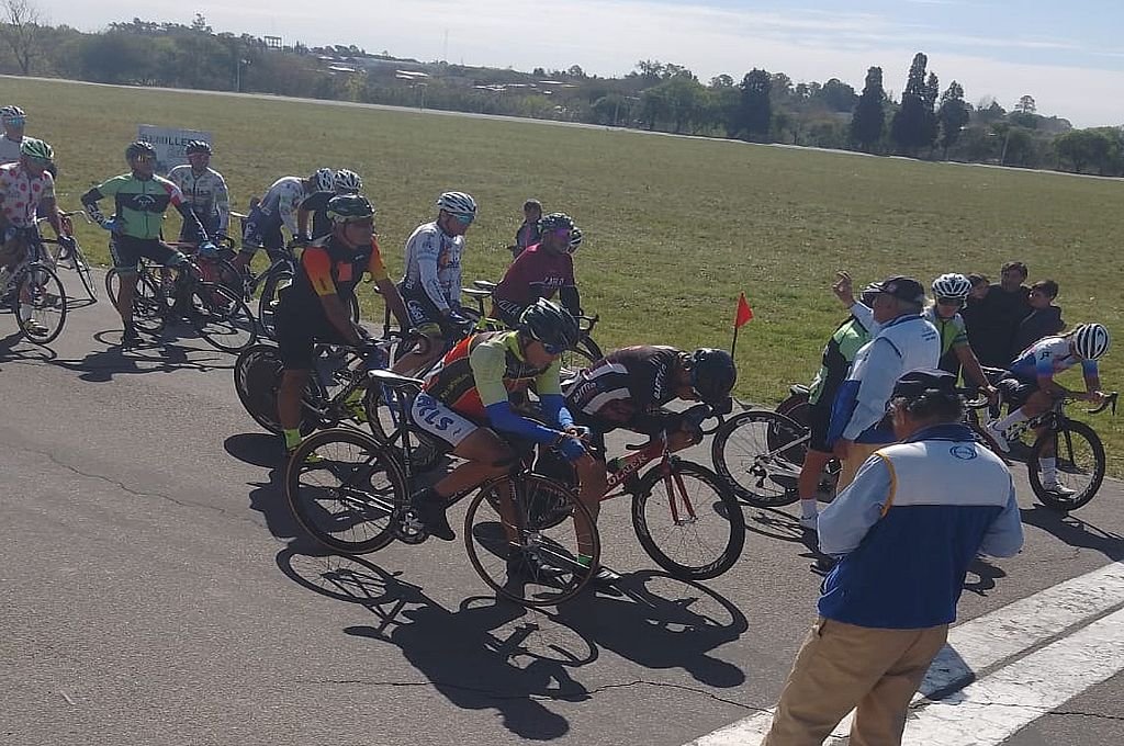 Hubo una intensa actividad en la pista del complejo ciclístico Arnoldo Sabino Pucheta. Foto:GENTILEZA SEBASTIÁN LEGUIZA