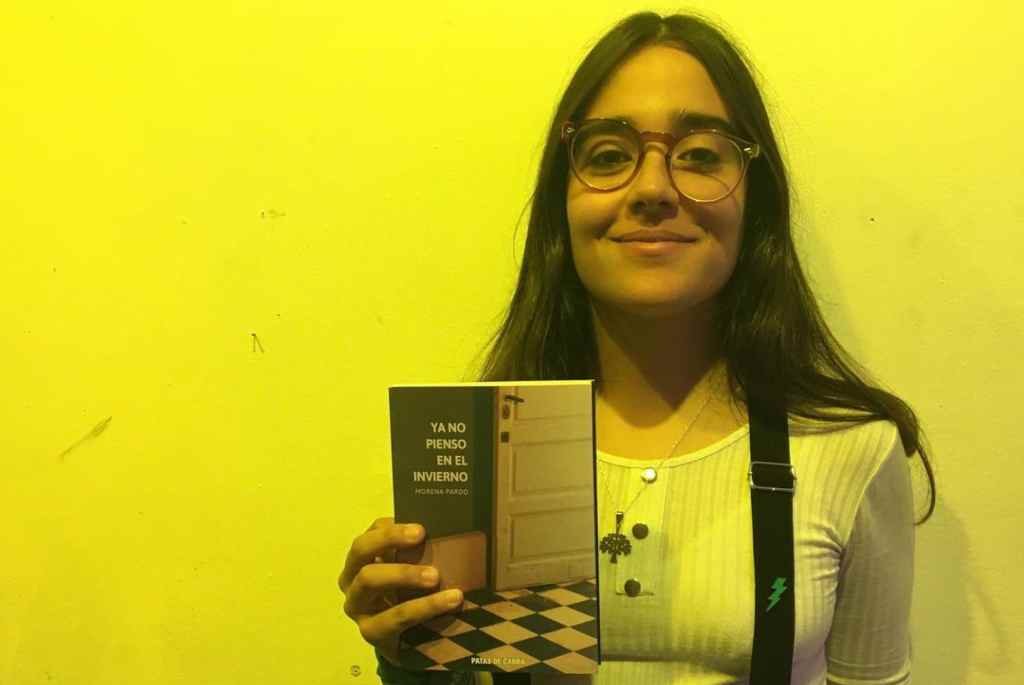 Morena Pardo y su libro. Foto:Gentileza.