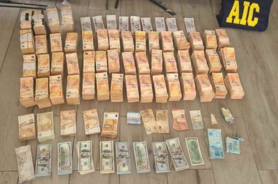 "Cueva" de dinero: el detenido debería continuar en prisión preventiva - En el secuestro, Gendarmería contabilizó más de 45 millones de pesos, 23.000 reales, 22.035 euros y 83.172 dólares, además de 39 tarjetas de débito de terceros. - 