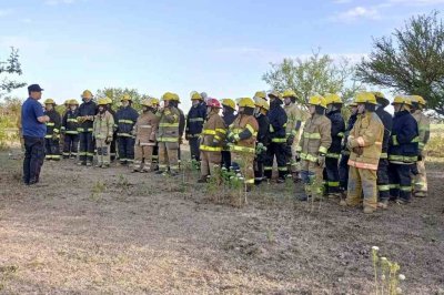 Egresaron 37 nuevos bomberos voluntarios de la Regional IV