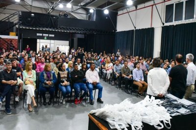 Más de 200 paranaenses obtuvieron los certificados de la Escuela de Oficios