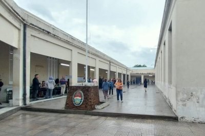 Votación con normalidad en la Escuela Bavio de Paraná