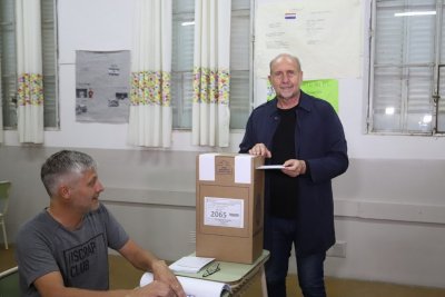 Elecciones presidenciales 2023: Perotti votó en Rafaela