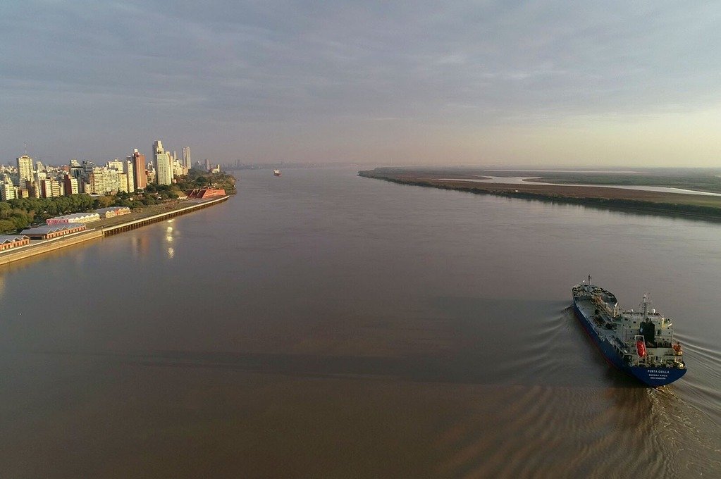 Desde la BCR señalaron que el Paraná está con aguas medias” y que la actividad comercial y de tránsito de buques “está más baja de lo normal, pero por baja actividad de la producción agrícola”. Foto:Archivo.