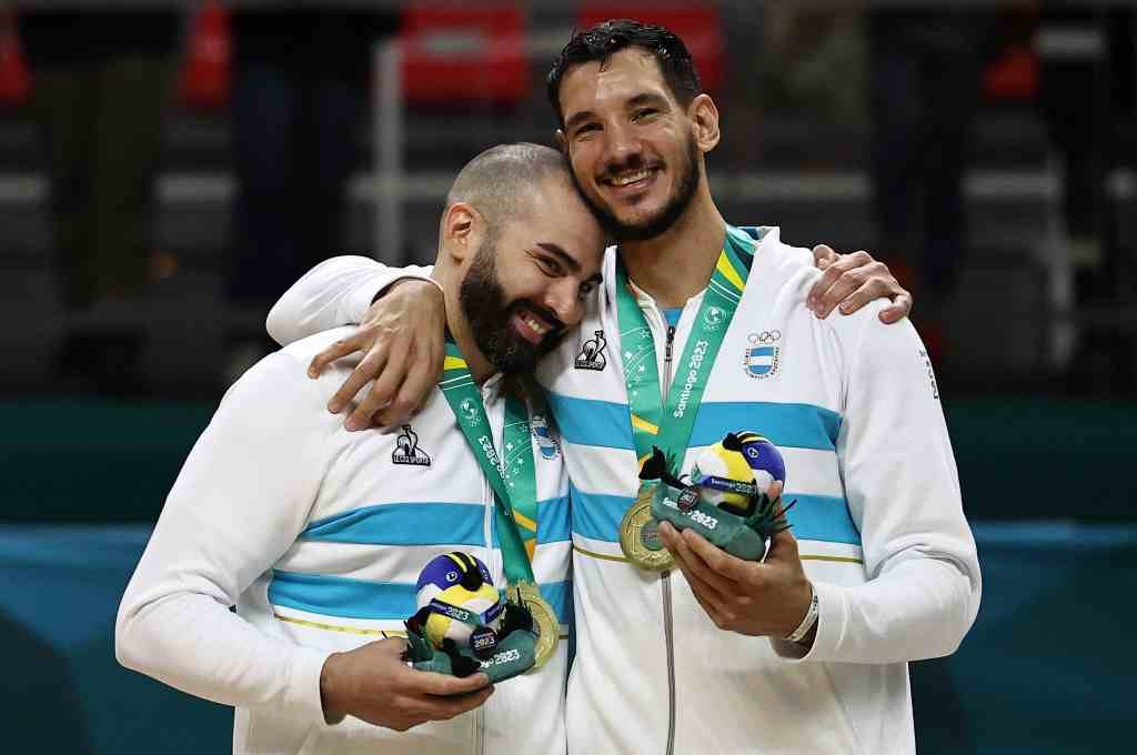 Gallizzi (derecha) fue una parte importante del equipo argentino campeón. Foto:Reuters.